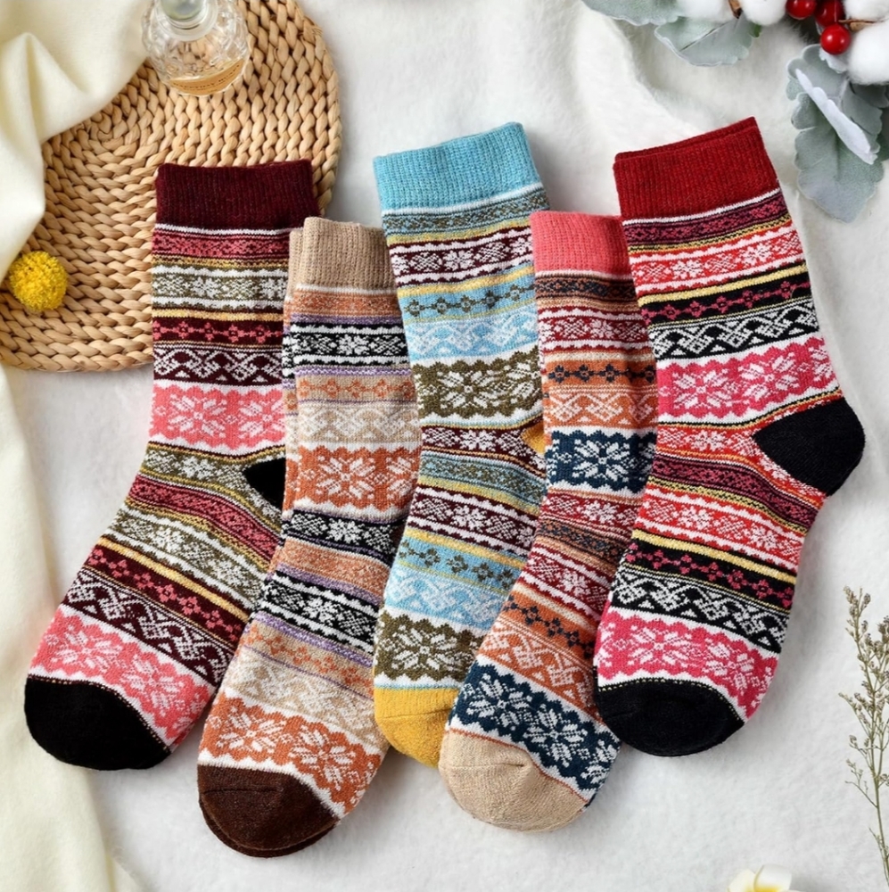 Wool Socks for Women, Warm Women Socks Winter, Thick Knit Winter Socks Cozy Crew